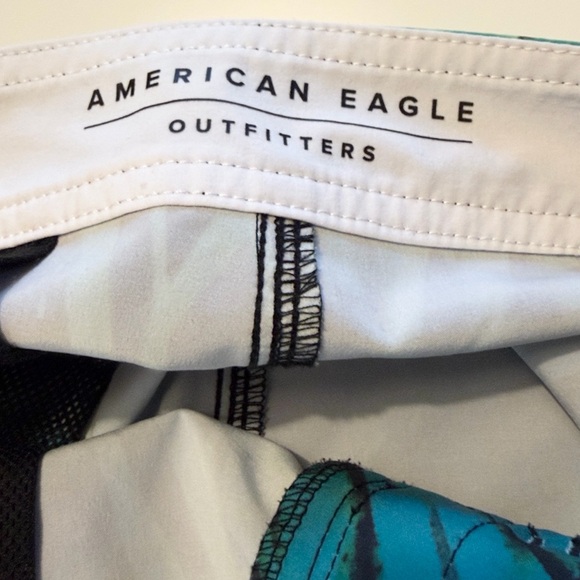 American Eagle Stretch Microfiber 3 Mesh Pocket Board Shorts Med 32-34 waist - Picture 9 of 12